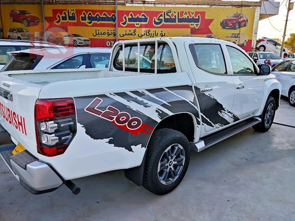میتسوبیشی L200